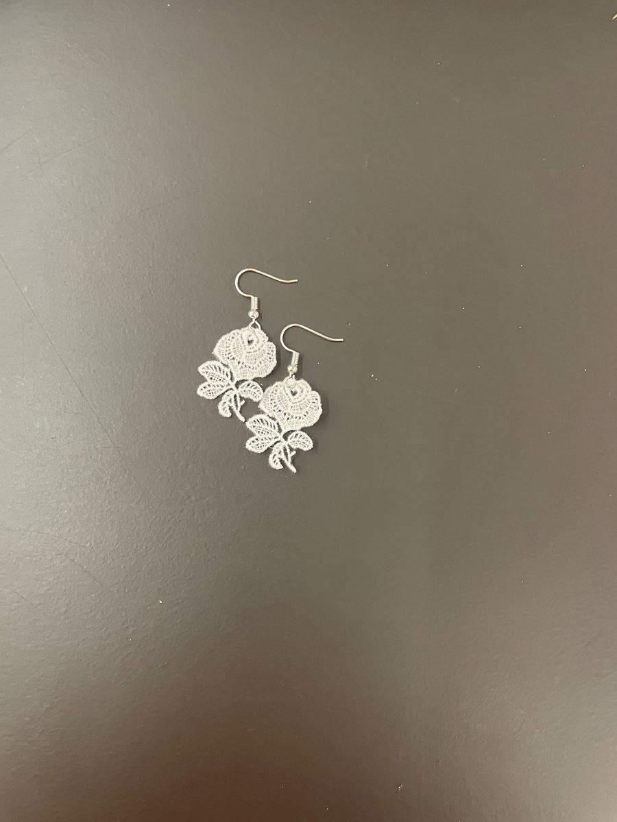 Earrings rose