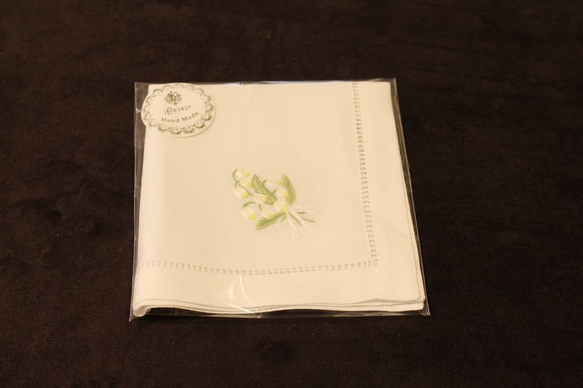 Handkerchief lily of the valley